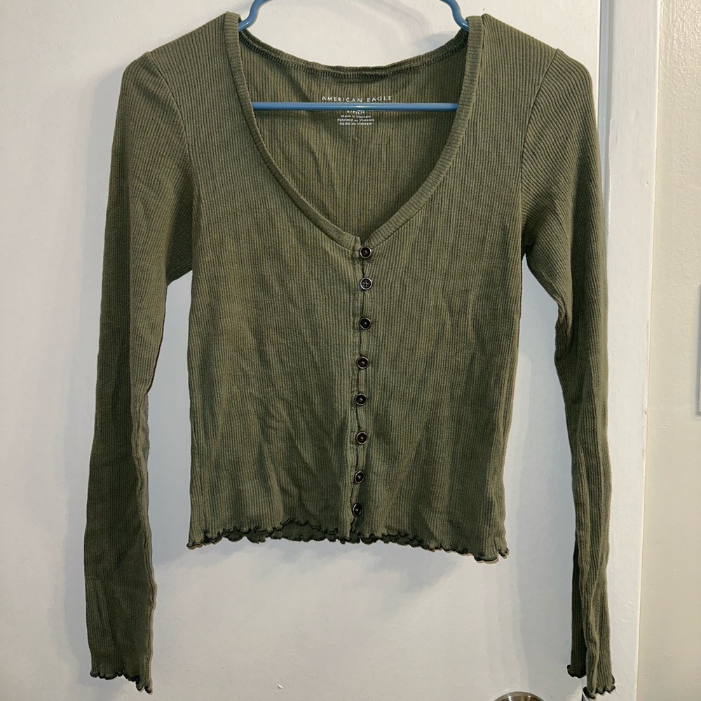 american eagle green long sleeve button up top